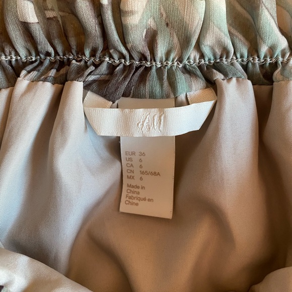 H&M Palm Print Skirt - Picture 3 of 4